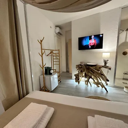 Rada Room&suite ゲストハウス 4*