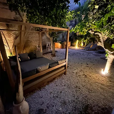 Rada Room&suite ファヴィニャーナ